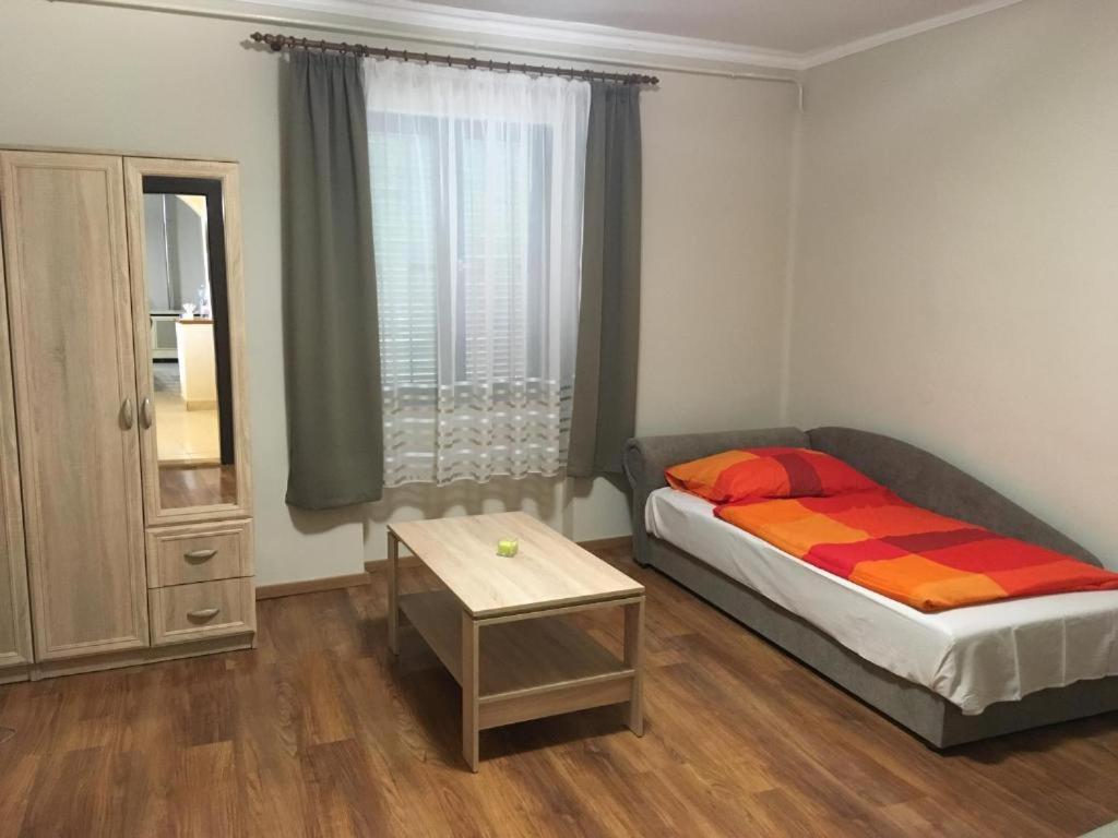 Vadaszhaz Hotel Egyhazasradoc Buitenkant foto