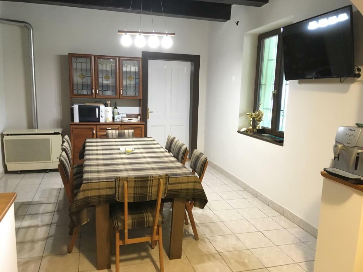 Vadaszhaz Hotel Egyhazasradoc Buitenkant foto