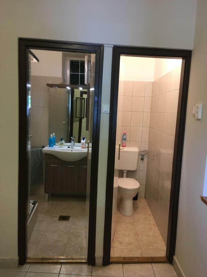 Vadaszhaz Hotel Egyhazasradoc Buitenkant foto